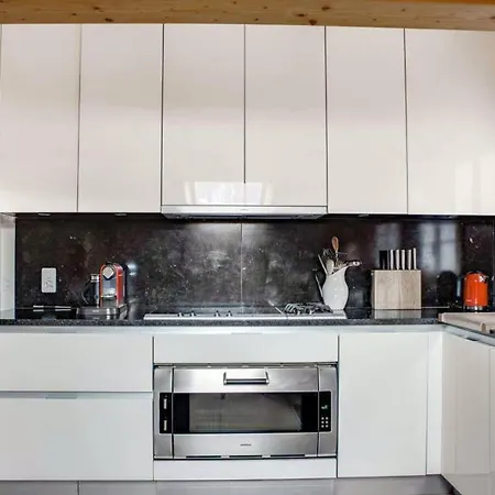 Saanen Serenity Spacious 4 Bed, 5 Bath Chalet * Gstaad