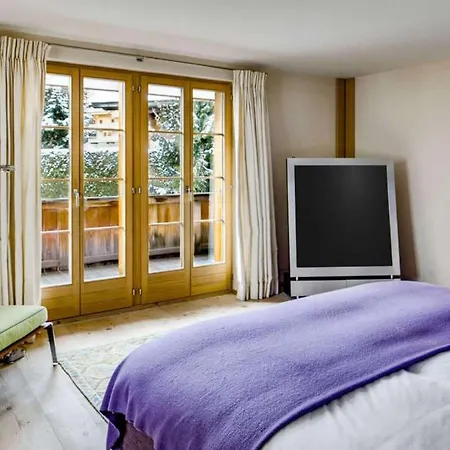 Saanen Serenity Spacious 4 Bed, 5 Bath Chalet