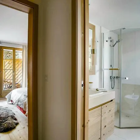 Chalet Saanen Serenity Spacious 4 Bed, 5 Bath Chalet