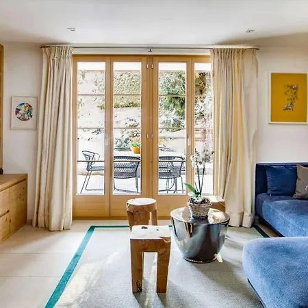 Saanen Serenity Spacious 4 Bed, 5 Bath Chalet Шале Гштад